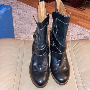 Frye company boot 🥾 in black with gold bling .